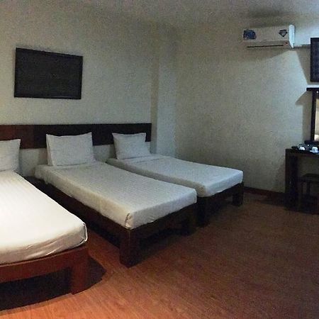 Отель Ilocos Rosewell Экстерьер фото