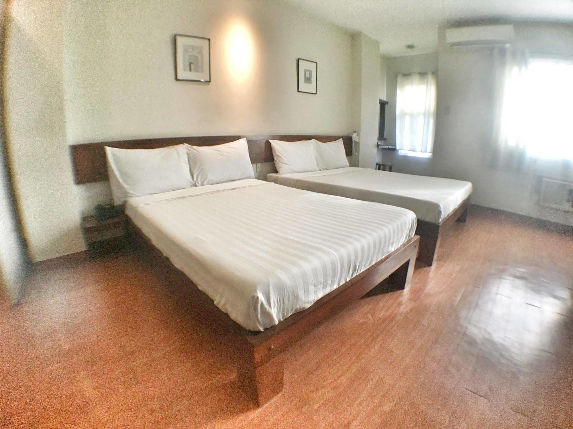 Отель Ilocos Rosewell Экстерьер фото